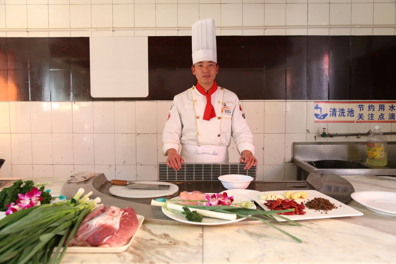 云南新东方免费体验课：跟着大师学做菜第一期