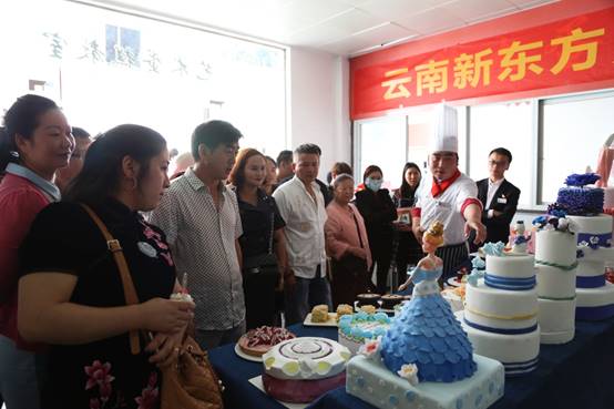 惊呆！家长会居然还能这样玩……