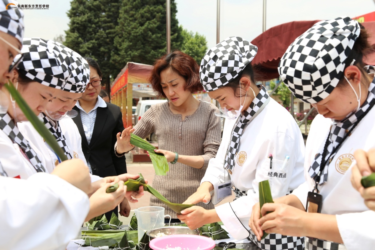 粽香飘满院 欢乐满春城