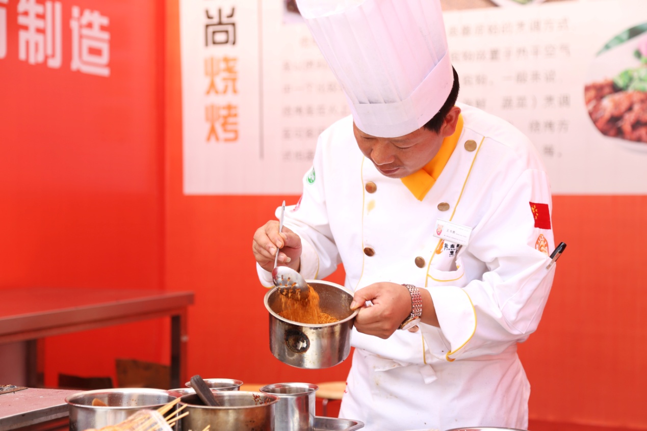 新东方“美食一条街”营业进行时，坐等被撩……