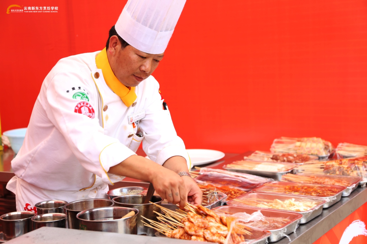 新东方“美食一条街”营业进行时，坐等被撩……