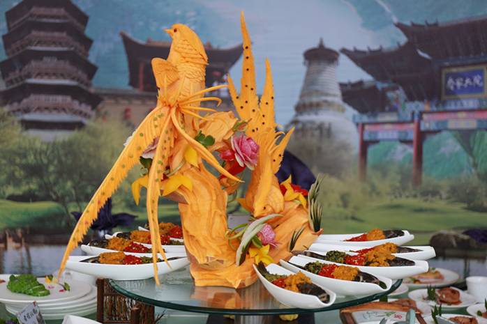 “丘比杯”雕刻现场  一把刻刀“话”美景