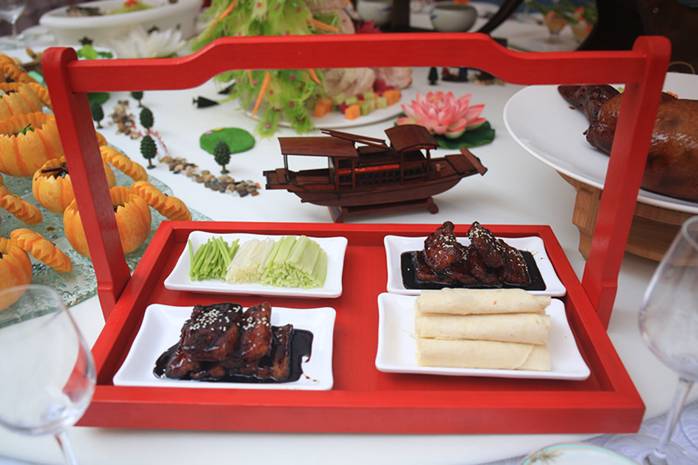 扛鼎巨献 宴席展台独领风骚