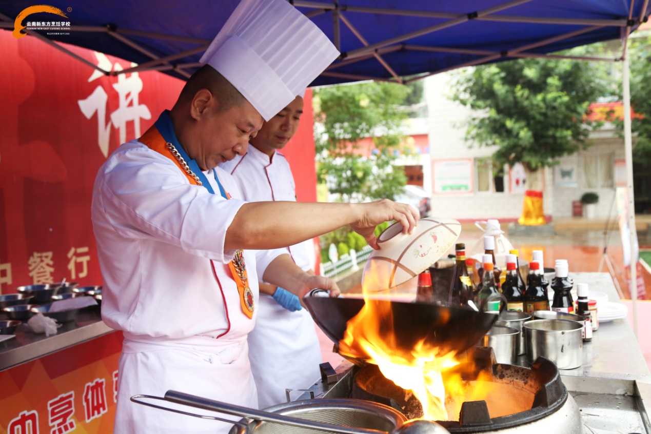 【名师来啦】华邑酒店行政总厨走进“名师大讲堂”