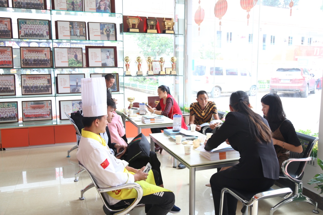 中考成绩近期公布，云南的家长都在做这件事……