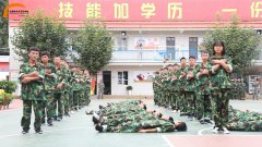 新生军训汇演5
