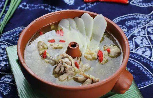 【每日一菜】天麻汽锅鸡