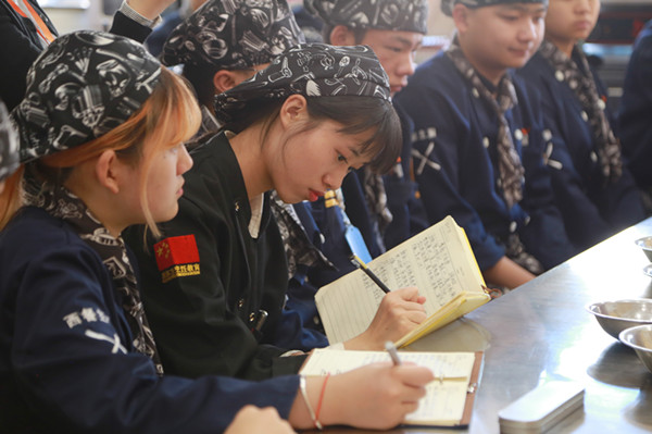 学西餐，选云南新东方