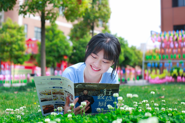 明明可以去酒店学厨，为什么那么多人选新东方烹饪学校学三年？